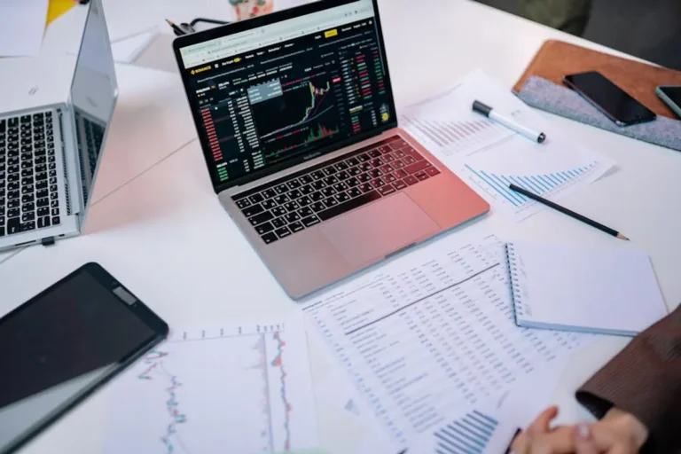 How pushwiki.com connects to search demand in technology and app discovery