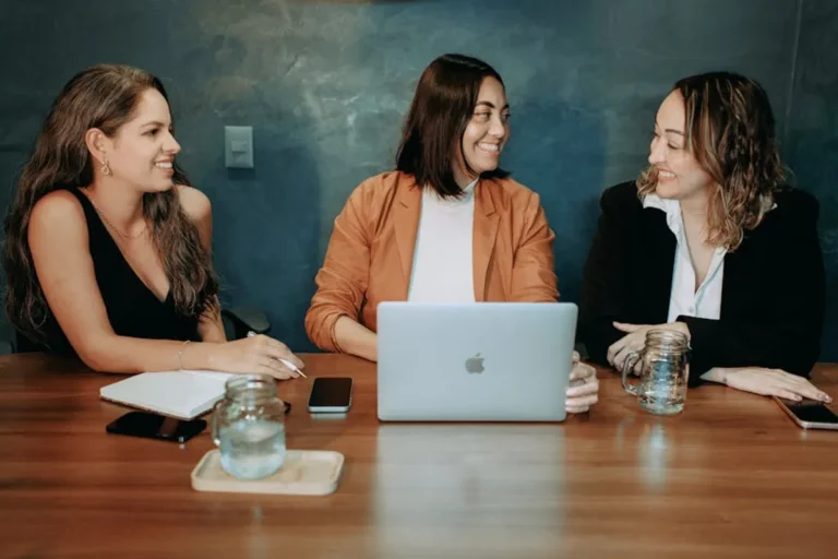 Womansera Review: What It Is, Features, Safety, and Alternatives